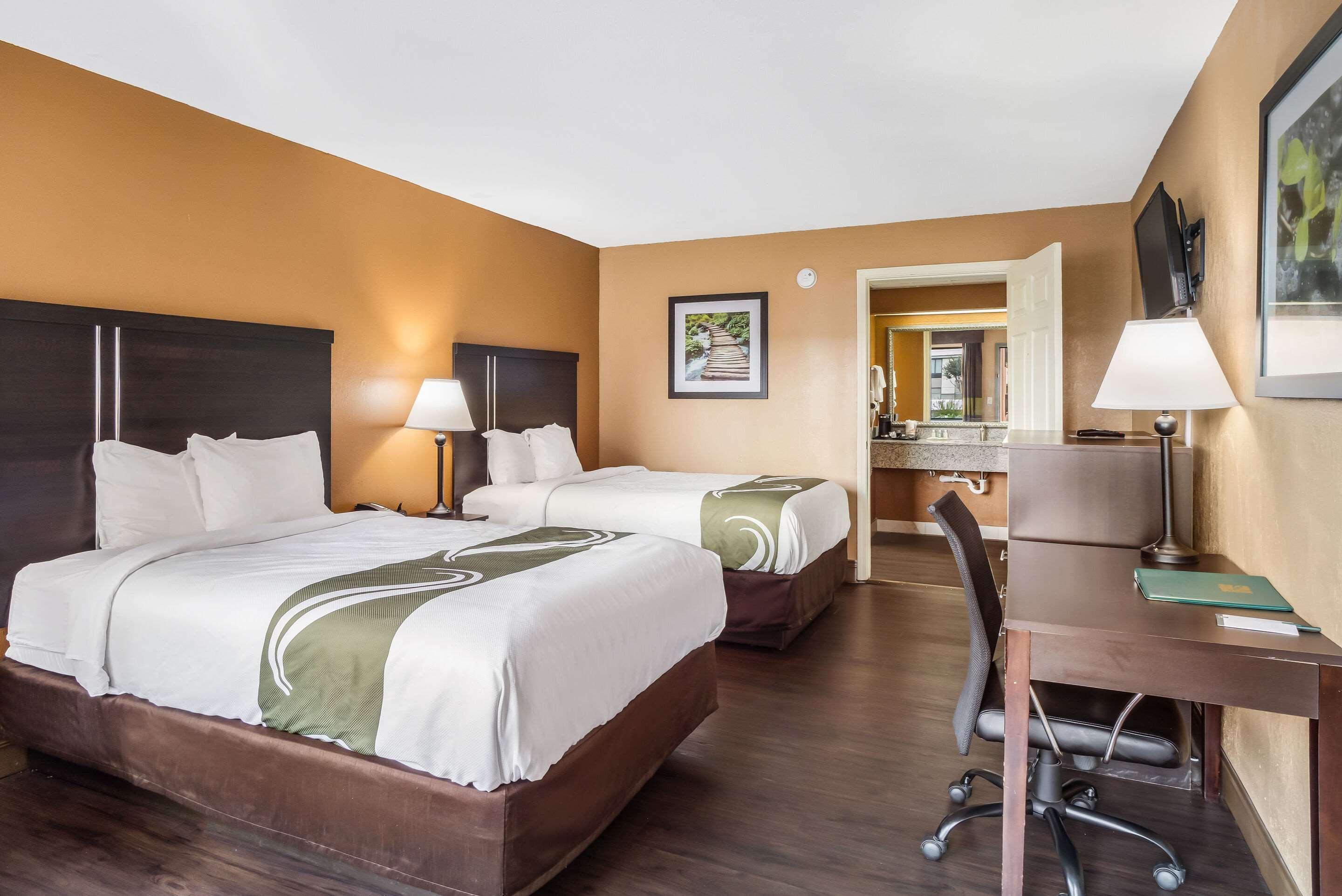Quality Inn & Suites Corinth West Экстерьер фото