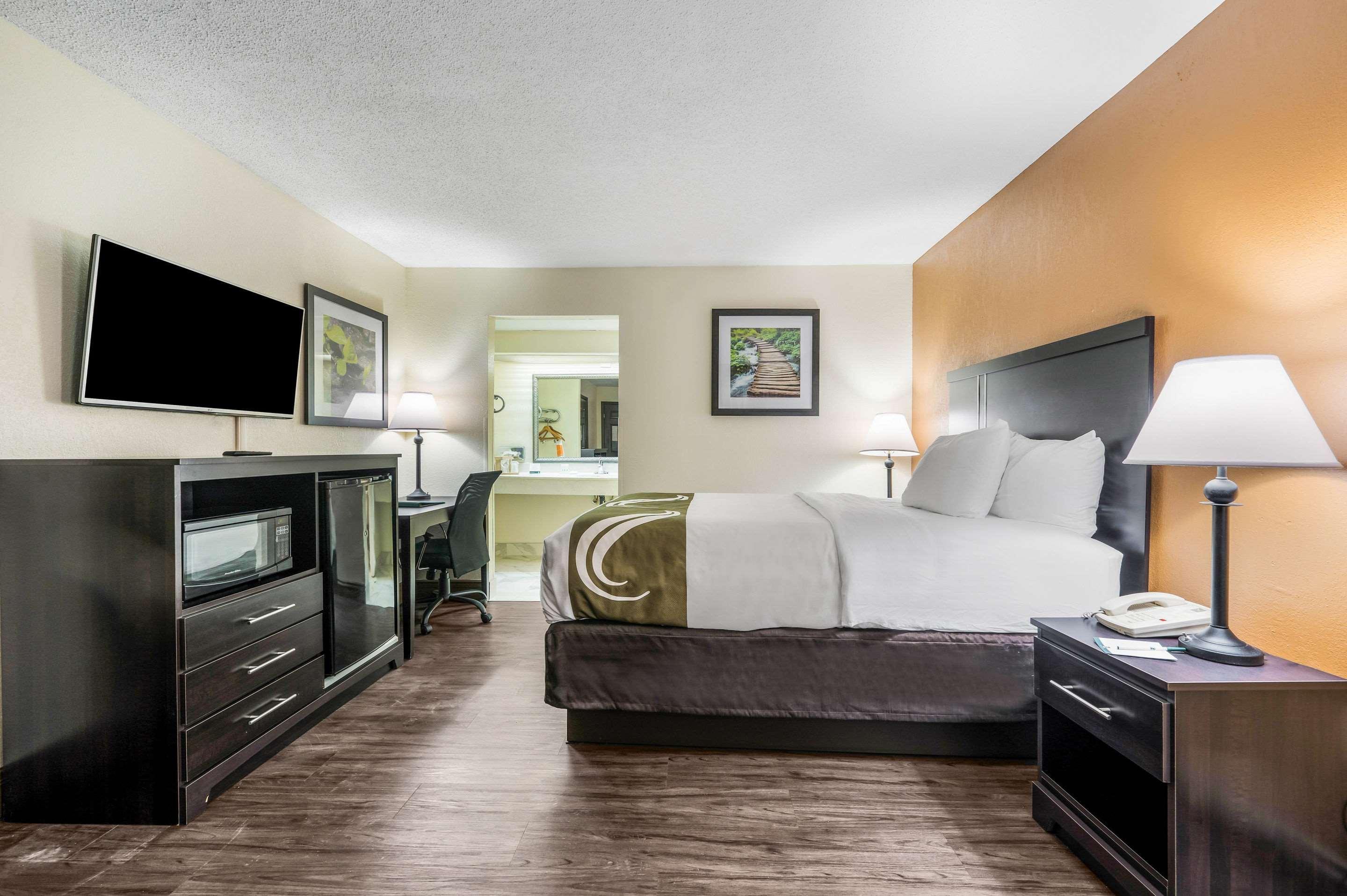 Quality Inn & Suites Corinth West Экстерьер фото