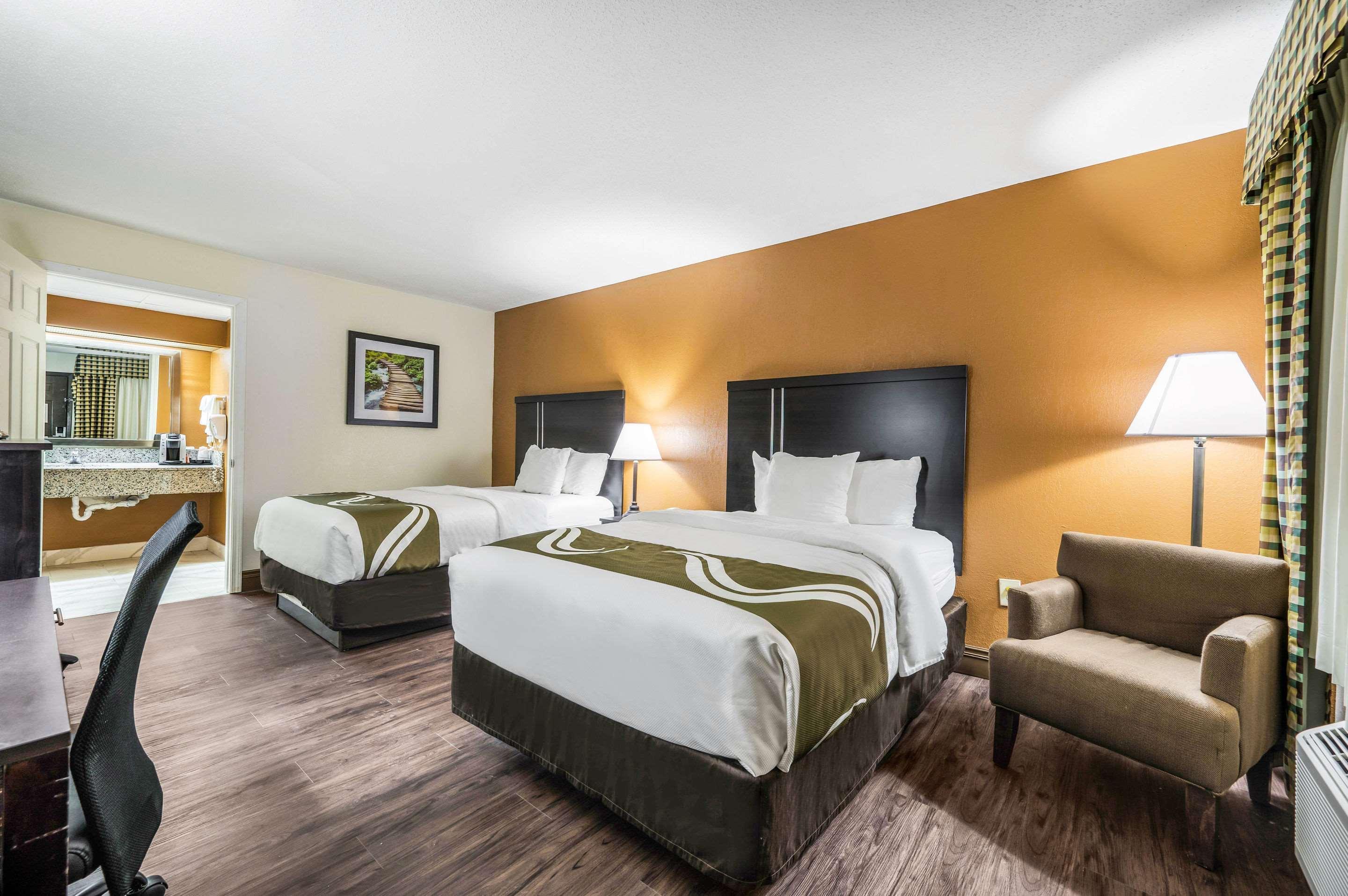 Quality Inn & Suites Corinth West Экстерьер фото