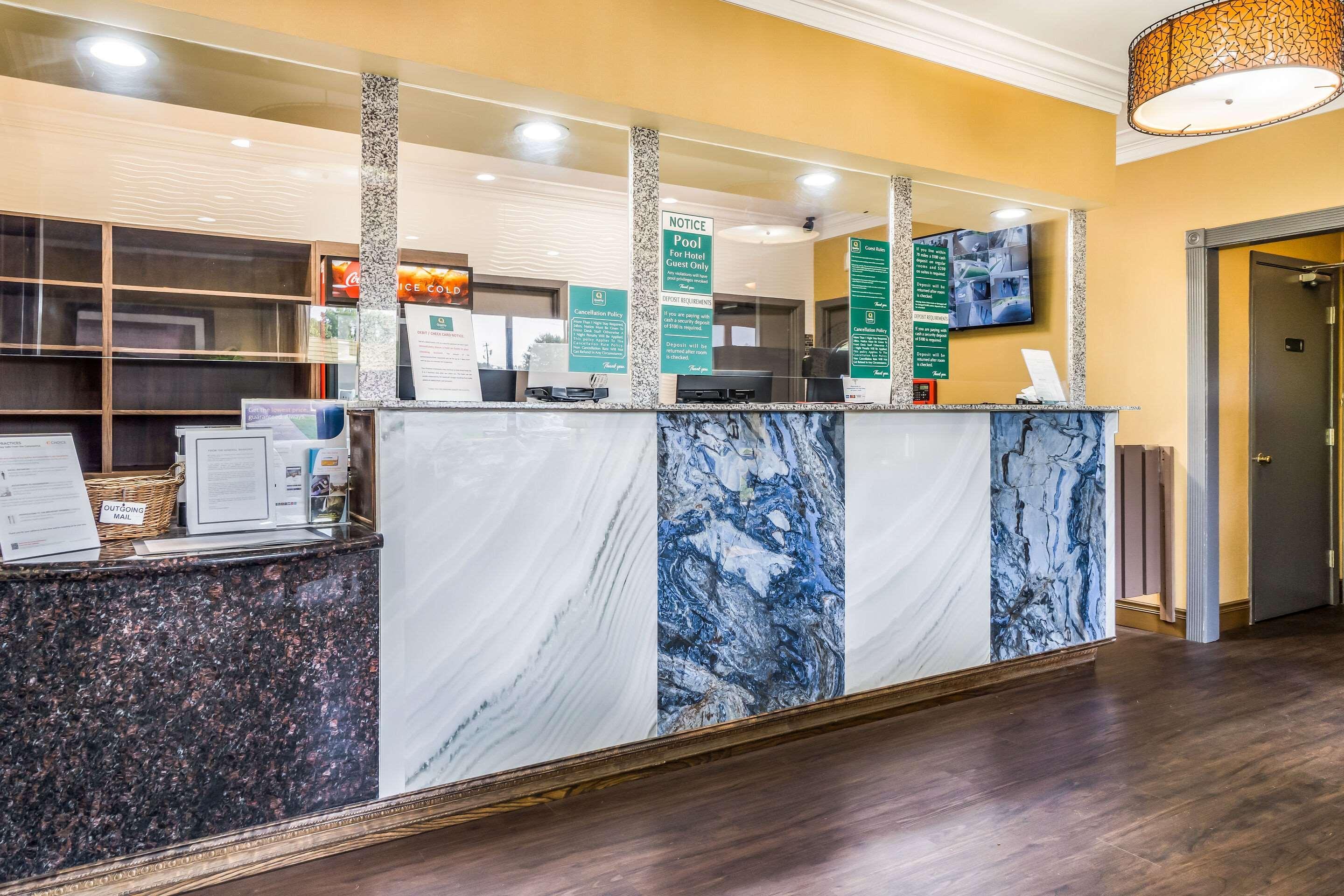 Quality Inn & Suites Corinth West Экстерьер фото