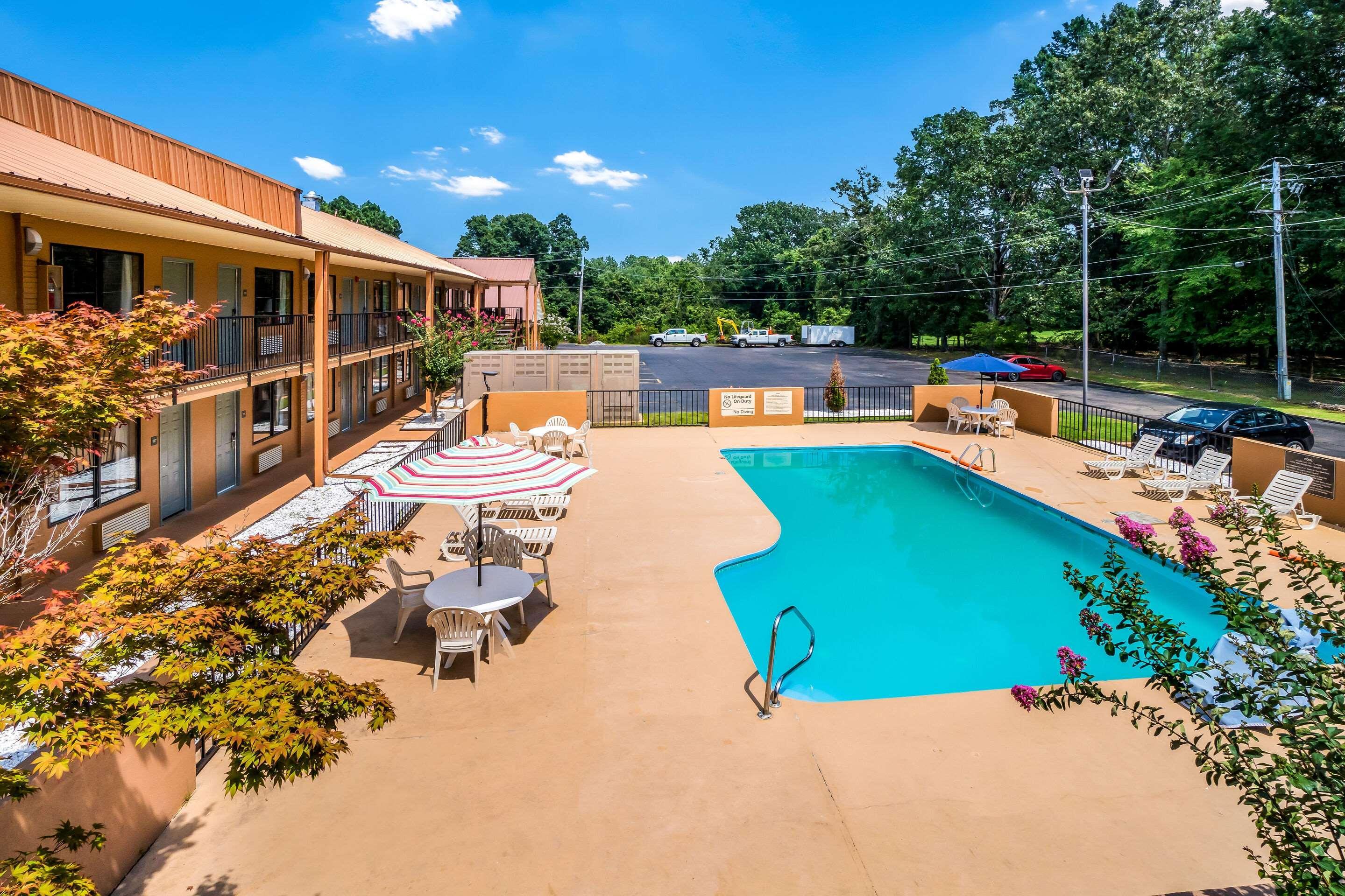 Quality Inn & Suites Corinth West Экстерьер фото